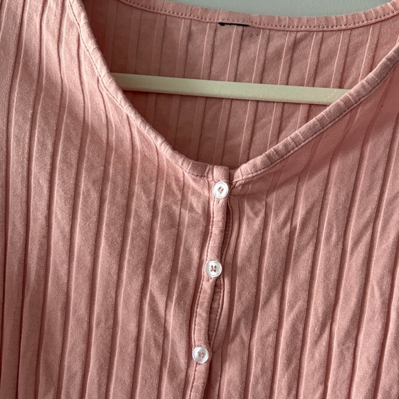 Pink Ribbed Button-Up Crop Top with v neckline and long sleeves NWOT - Picture 6 of 7
